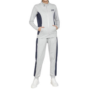 Survêtement en velours personnalisé deux pièces pantalon évasé ensembles de sweat à capuche court fermeture éclair en velours survêtement ensemble de 2 pièces pour femmes - Product Image 5