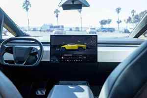 2024 Foundation Series Sin Reserva Doble Motor Tracción Total Chapado en Oro de 24 Quilates Volante a la Izquierda Cuero Subastado con Garantía de Accidentes - Product Image 5