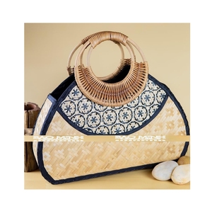 Bolso de moda para mujer, bolsa de algas marinas hecha a mano con asa de Vietnam, a la venta - Product Image 1