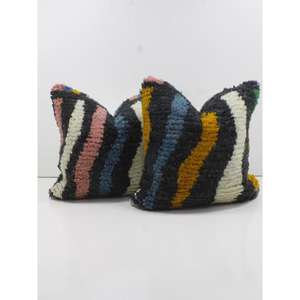 Housse de coussin marocaine faite à la main, coussin traditionnel berbère, coussin décoratif bohème pour canapé, coussin en coton pour la décoration de la maison - Product Image 1