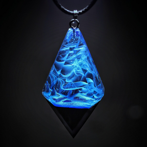 Collier de modèle d'art fait main écologique en résine holographique avec détails de perles et de perles pour une utilisation artisanale de cadeaux d'affaires - Product Image 3