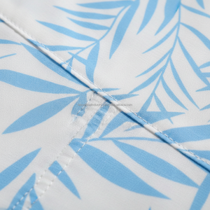 ชุดเซ็ตพิมพ์ลายดอกไม้สำหรับผู้ชายแบบ OEM - เสื้อแขนสั้นลายใบไม้สีน้ำเงินและกางเกงขาสั้นสีขาว ชุดฤดูร้อน 2 ชิ้น - Product Image 5