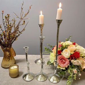 Bougeoir en métal au Design moderne avec métal en Aluminium et bougeoir de finition peint à la main - Product Image 2