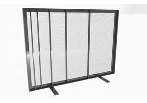 Protector de Chimenea de Metal de Alta Gama con Marco Rectangular, Malla Fina Antichispas, Protector de Hogar Independiente con Acabado en Latón - Product Image 2