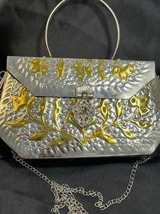 Sac à main en laiton traditionnel, luxueux et artisanal, pour occasions festives, pour les amateurs de mode, mariage, prix de gros. - Product Image 2