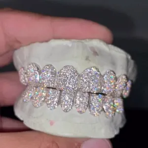 Glassato fuori Hip Hop Grillz denti di diamante rapper 8 Top 8 placcato in oro 925 Sterling Sliver Custom Vvs Moissanite Grillz