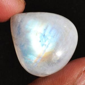 Piedra lunar arcoíris azul brillante natural en forma de pera, tamaño 21x19x7 mm, para la fabricación de joyas. - Product Image 4