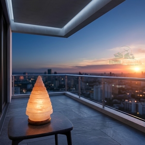 Lampe de sel de l'Himalaya artisanale unique en forme de cône spiralé, lumière de nuit en cristal de roche naturel avec base en bois de qualité supérieure - Product Image 6