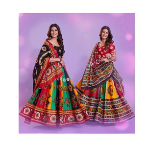 Lavado profesional con agua Bloque de mano Impreso Colección Navratri Chaniya Choli Disponible a precio mayorista - Product Image 1