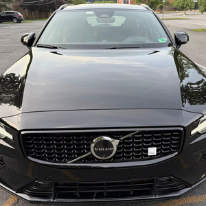 Vehículos Usados en Excelentes Condiciones: Volvo V60 Recharge T8 Polestar Engineered 2024, Disponibles para Envío - Product Image 2