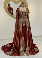 Robe longue de soirée luxueuse en satin écologique, col montant vintage, dentelle faite main, ornements en pierres, perles de cristal, motif floral