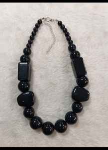 Collar de Resina Hecho a Mano con Diseño Original para Mujer, Disponible a un Precio Razonable, Suministro Directo de Fábrica - Product Image 2