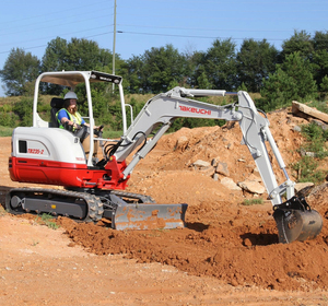 Vente flash : Mini-excavatrice Takeuchi TB235-2, godet de 0,1 m3, qualité 10 tonnes, fonctionnement inclus, moteur, boîte de vitesses, pompe à engrenages, Hydac, PLC - Product Image 1
