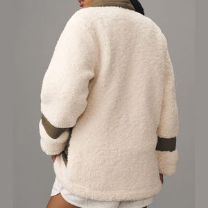 Collection spéciale hiver, tissu respirant, col rabattu, tendance, veste bomber en sherpa de haute qualité OEM, chaude pour femmes - Product Image 3