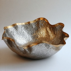 Cuenco para servir Monarch Bloom, cuenco artesanal, vajilla de lujo hecha a mano para un comedor elegante y un encanto atemporal de mesa - Product Image 2