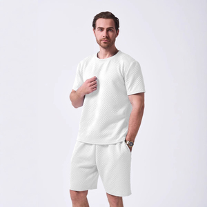 Ensemble de vêtements shorts de couleur unie pour hommes ensemble de t-shirt à manches courtes et à col rond ensemble de pantalons et shorts à porter au quotidien ensemble de fitness pour hommes - Product Image 2