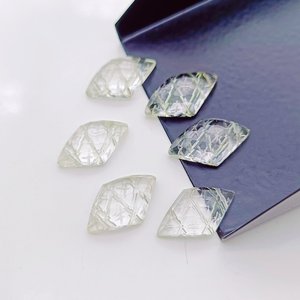 Pierre précieuse en cristal de quartz sculptée à la main, forme fantaisie, intersection au dos, pierre en vrac, 16x10 mm - Product Image 4