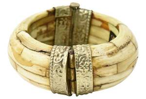 Bracelet jonc en os naturel fait main, bijoux tribaux écologiques, ethnique vintage pour femmes, vente en gros - Product Image 3