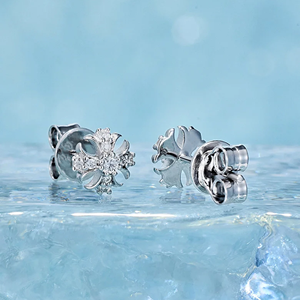 ต่างหูเงินแท้ 925 ประดับโมอิสซาไนต์แบบปาเว่ น้ำหนักเบา - Product Image 2