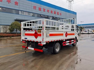 4*2 New Van Cargo Truck 2 Ton Food Box Truck Cerrado Camión de transporte de mercancías peligrosas a la venta - Product Image 2