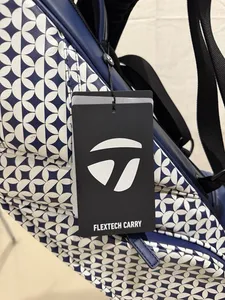Bolsa de golf Taylor-Made Flextech Carry Premium Stand con logotipo Heritage TM, color azul marino, fabricada en Tennessee - Product Image 4