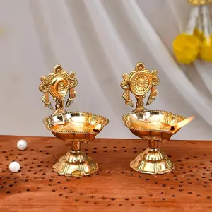 Diya Deepak de Latón Puro Hecho a Mano de Alta Demanda para Diwali, Pooja, Templos y Ceremonias Religiosas, Disponible para Suministro al por Mayor - Product Image 6