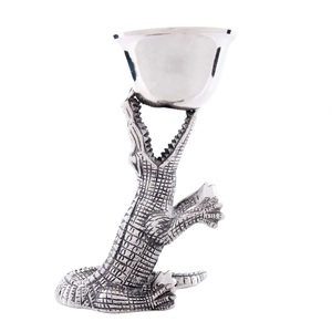 ชามโลหะรูปจระเข้สีเงิน ทำจากอะลูมิเนียม สำหรับใส่อาหาร ขนม ถั่ว หรือใช้เป็นของตกแต่งบนโต๊ะอาหาร - Product Image 1