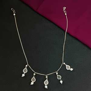 ชุดเครื่องประดับสำหรับผู้หญิงสร้อยคอโซ่สำหรับงานแต่งงานของเจ้าสาวจี้ใบมุกสีเงินของอินเดีย - Product Image 3