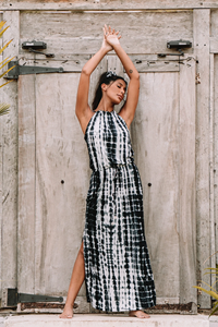 Vestido Maxi Bohemio de Rayón con Hombros Descubiertos y Estampado Tie Dye, Diseño Moderno y Multicolor, en Oferta - Product Image 2