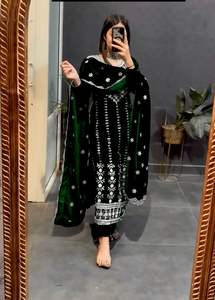 Vêtements pakistanais de qualité supérieure en vente à chaud ensemble de costume Salwar Kameez en velours pour tenue d'événement ethnique au meilleur prix - Product Image 4
