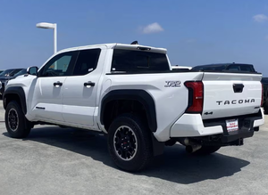 100 % Abordable, EN SOLDE, Toyota Tacoma Hybride Limited Double Cabine 2024, 5' de largeur de benne, 4x4 Automatique, Conduite à Gauche et à Droite - Product Image 2