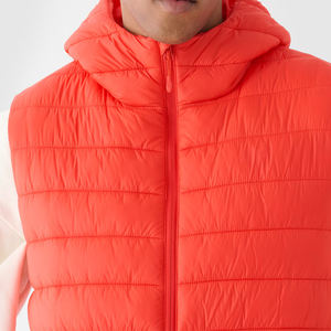 OEM Men's Sleeveless Nylon Puff Jackets Lightweight Gilet Jacket for Causal Outdoor Sleeveless Vest Breathable Jacket for Men - Product Image 3