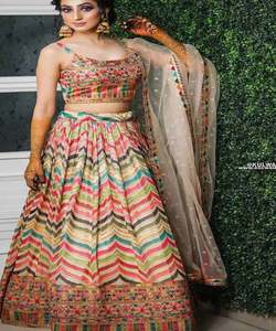 Designer Soie Lehenga Choli avec Broderie Séquence Travail Dupatta Occasion Spéciale Fête Porter Vêtement Ethnique Prix de Gros ApparelGarment - Product Image 1