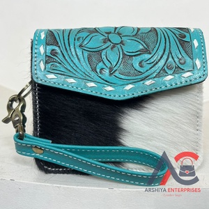 Monedero Pequeño de Cuero Personalizado con Diseño Floral 2025, Hecho a Mano, con Correa para la Muñeca, Piel de Vaca con Pelo, Monedero Mini de Cuero Genuino - Product Image 1