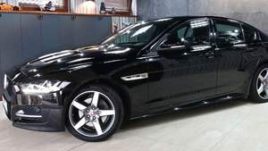 Prêt à exporter 2017 <span class=keywords><strong>Jaguar</strong></span>-XE automatique <span class=keywords><strong>diesel</strong></span> 4 cylindres Euro6c 5 places 179hp VOITURES D'OCCASION prêtes à exporter dans le monde entier - Product Image 4