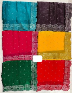 Saree en mousseline de soie indienne de luxe en tissage d'organza avec broderie complexe et travail de pétoncle pour l'approvisionnement à l'exportation - Product Image 6