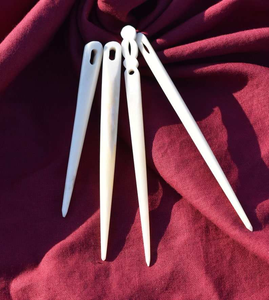 Aiguille à lacer ovale en os de buffle naturel poli, écologique, simple, étanche, faite à la main, outil moderne, trou conique pour fil, cuir - Product Image 1