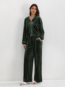 Design Your Own Style <b>Women</b> <b>Velvet</b> <b>Tracksuit</b> One Set Short Custom Private Label in Multi Colors for Sale - Product Image 2