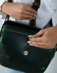 Sac à bandoulière en cuir véritable pour femme, vintage, vert, sac à main à bandoulière unique, fermeture éclair, résistant à l'eau, petit sac émeraude, style boxy - Product Image 4