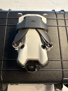 Drone caméra DJI Mini 4 Pro Fly More Combo spécial avec télécommande RC 2 ABS - Product Image 4