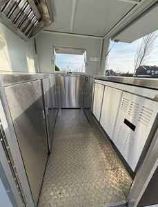 Remolque de Comida Móvil de 10 pies, Color Negro, 2025, para Venta Ambulante y Catering, con Interior de Acero Inoxidable - Product Image 6