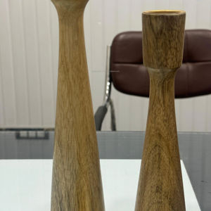 Candelabro de madera artesanal tradicional con un elegante aspecto moderno para restaurantes, eventos y reuniones familiares. - Product Image 1
