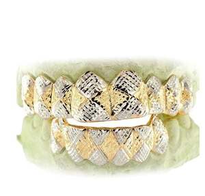 Grillz Modelo Diamond Dust and Diamond Cuts con Color Blanco o Amarillo, Plata Esterlina 925, Oro 10K, Oro 14K con Grillz - Product Image 1