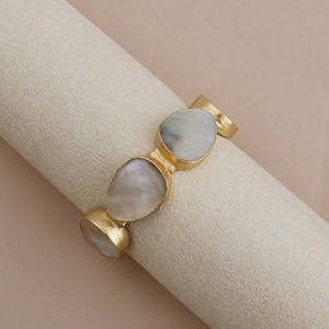 Brazalete elegante de piedras preciosas de moda de madreperla, pulseras de piedra natal, fregona con bisel chapado en oro, brazaletes de moda elegantes - Product Image 3