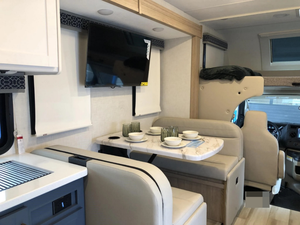 NOUVEAU 2026 T-H-O-R RV M-O-T-O-R C-O-A-C-H QUANTUM KW29 DISPONIBLE À LA VENTE - Product Image 3