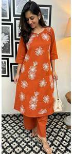 ชุดกางเกง kurti นี้เหมาะสำหรับเทศกาลด้วยการปักที่มีชีวิตชีวาและสวยงาม - Product Image 3