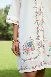 Robe tunique bohème d'été pour femmes en coton brodé à fleurs, manches 3/4, taille naturelle, écologique, décontractée, douce, avec fentes, lavable - Product Image 2