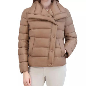 Chaqueta de plumón para mujer, estilo nuevo, cierre cruzado en la parte inferior, de alta calidad, resistente al viento, color liso, 100% plumón, acolchada con poliéster. - Product Image 1