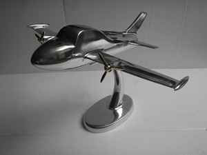 ประติมากรรมเครื่องบินโลหะแบบปรับแต่งได้ศิลปะเป็นมิตรกับสิ่งแวดล้อมทำด้วยมือพร้อมการออกแบบตามหลักอากาศพลศาสตร์ที่ผสมผสาน - Product Image 3