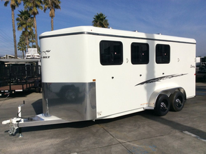 Remolque Liberty 3Horse de 6' 8" x 19' en venta |   Casa moderna y económica para caballos, ideal para exposiciones de viaje y transporte, con 3 ventanas laterales. - Product Image 6
